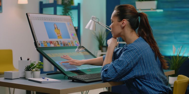 designer creating html5 ad